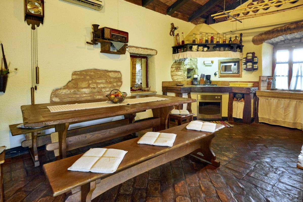 Stara Hiza In Sveti Petar U Sumi Villa Exterior photo